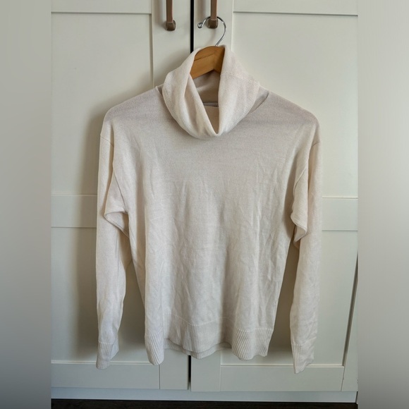 Obermeyer Womens Large Merino Wool Blend Turtleneck Sweater in Ivory - Picture 1 of 5